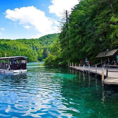 Guest House Lisina بولجاناك المظهر الخارجي الصورة