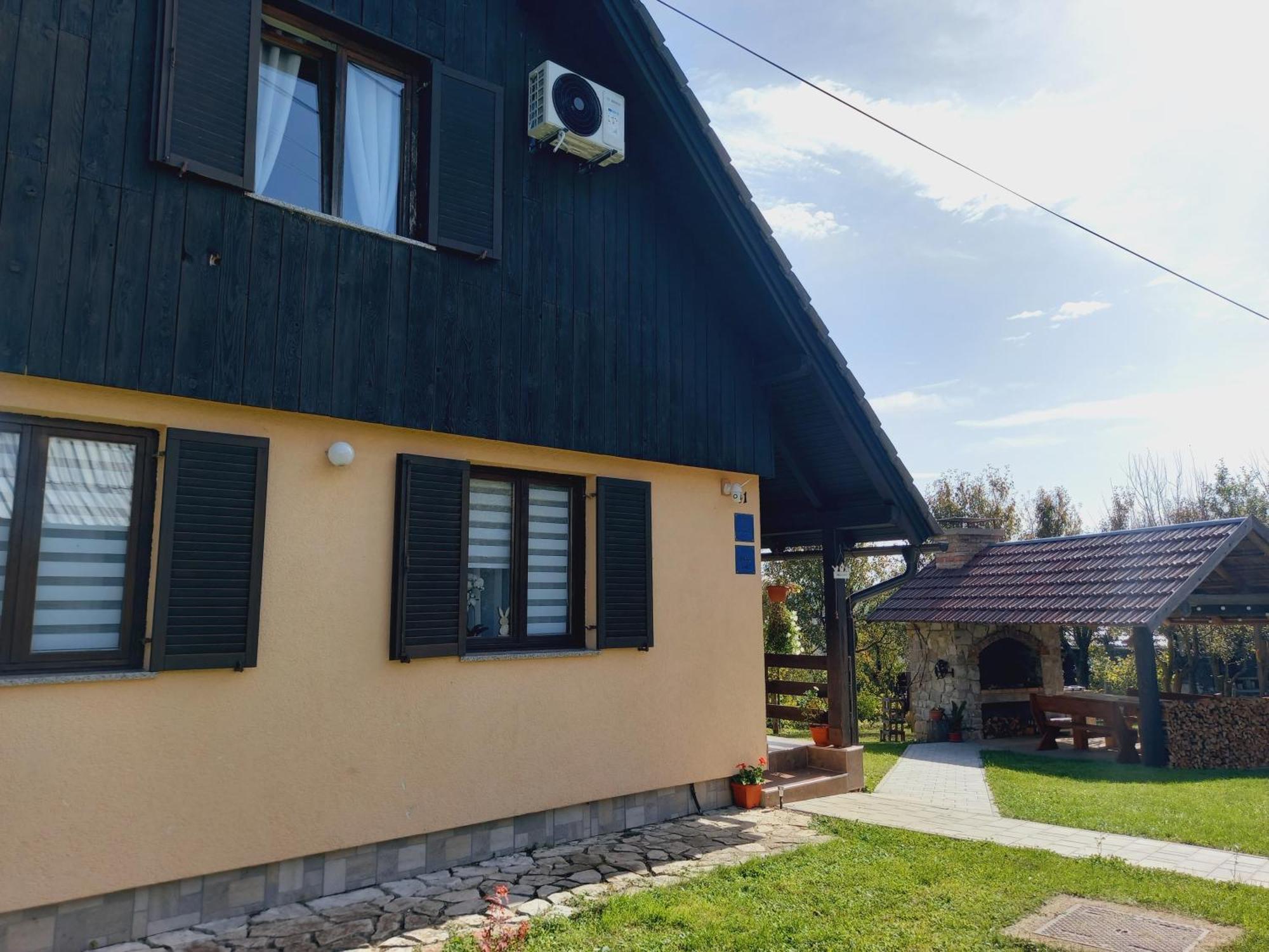 Guest House Lisina بولجاناك المظهر الخارجي الصورة